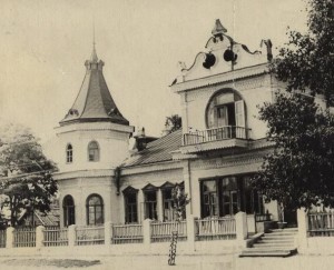 Здание школы № 3 г Новозыбкова (особняк Г Ф Осипова) 1950 гг.